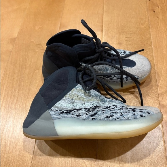 Adidas Yeezy QNTM basketball shoes sneakers youth boy men sz 4 - Picture 2 of 8